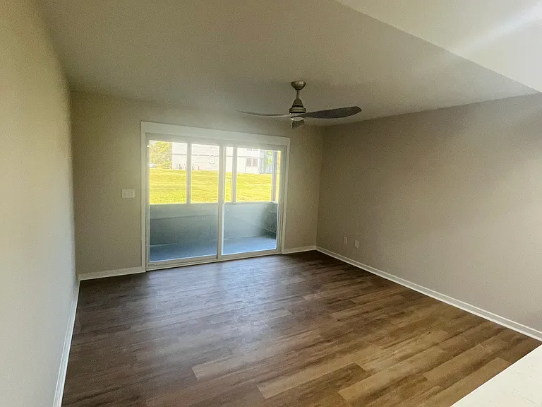 2504 Hidden Cove Dr — Photo 2