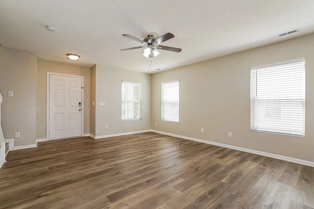 3 bed, 2.5 bath, 1634 sqft, $1,935 — Photo 4