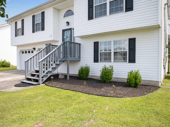 34 Spring Place Dr, Fort Oglethorpe, GA 30742