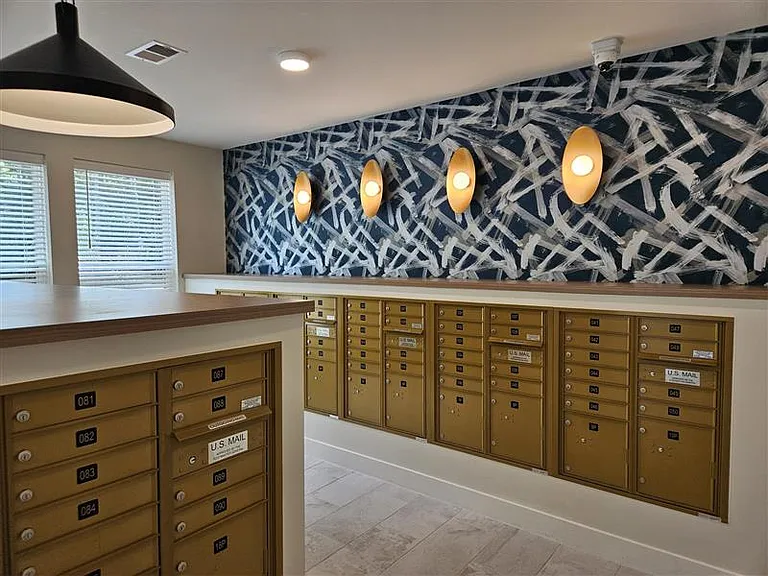 Lakeshore Villas — Photo 14