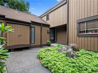59 Heritage Vlg #E, Southbury, CT 06488