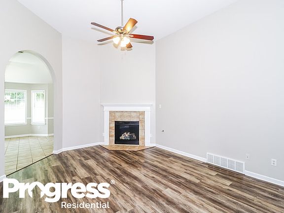 5th image of 180 Brookwood Cir