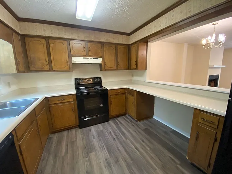 240 Highland Park Dr #240 — Photo 7
