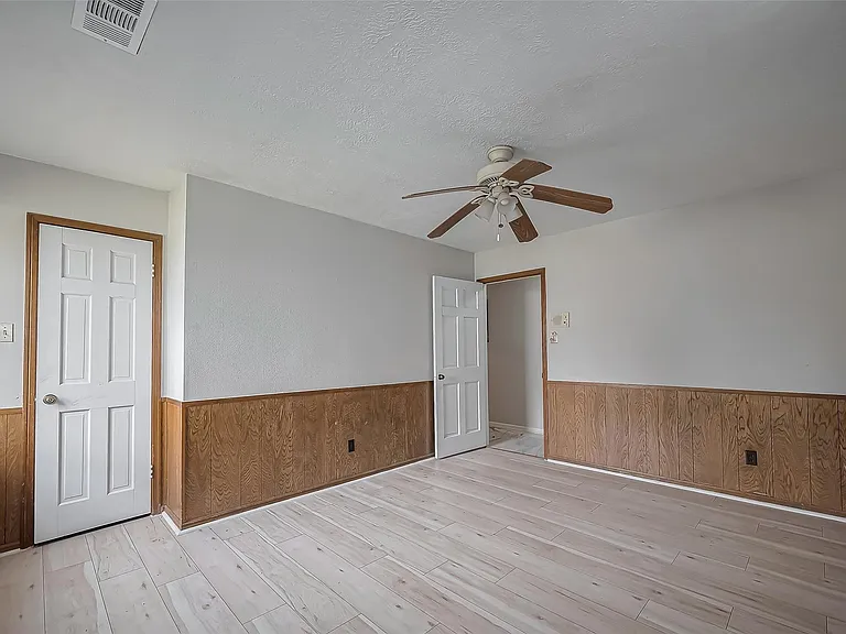 811 Loire Ln — Photo 19