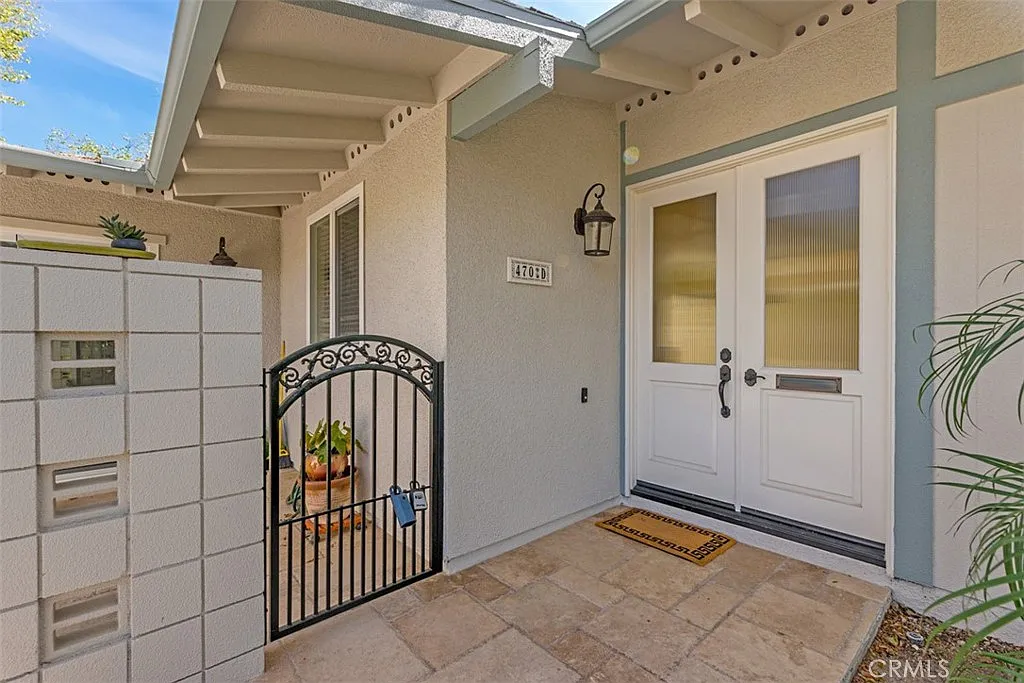 2 bed, 995 sqft, $3,300 — Photo 2