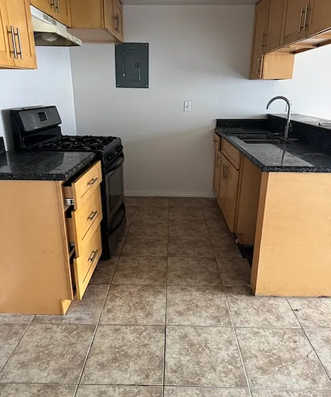 10030 Alondra Blvd #14 — Photo 4