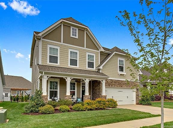 2nd image of 725 Lakeview Dr #105