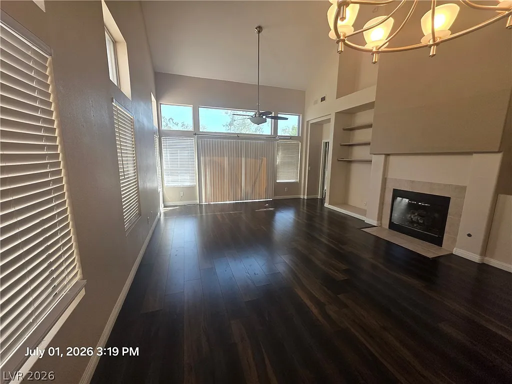 3 bed, 2.5 bath, 2012 sqft, $2,370 — Photo 4