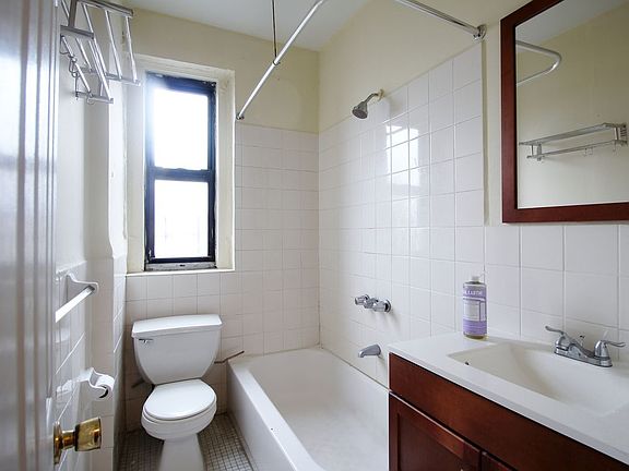5th image of 570 W 204th St APT 6A