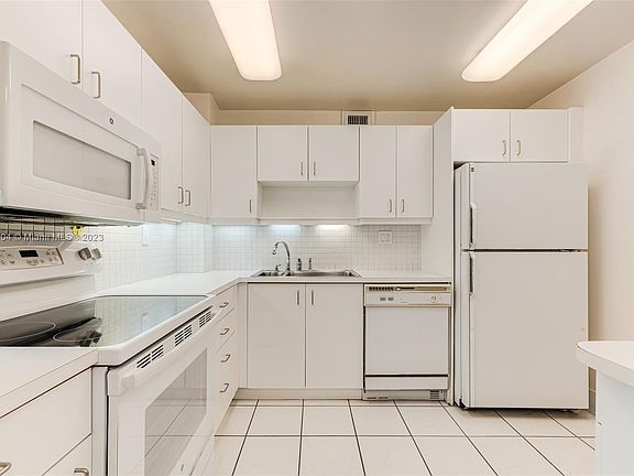 5th image of 10850 N Kendall Dr Unit 317