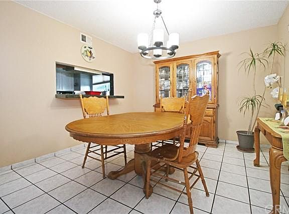 5th image of 11365 Weinhart Ct