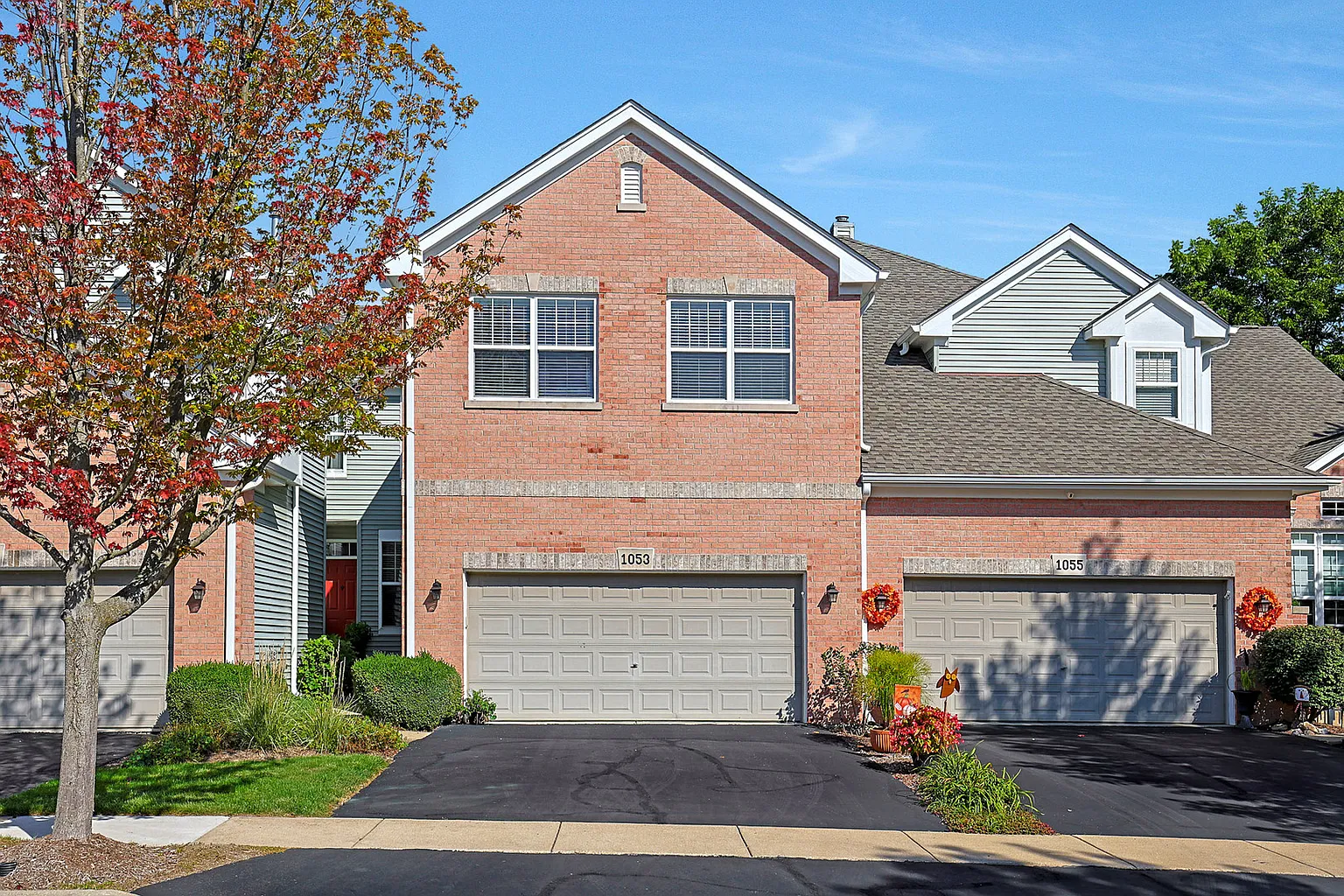 1053 Hummingbird Way photo 1