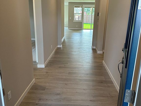 5th image of 897 SE 11th Place