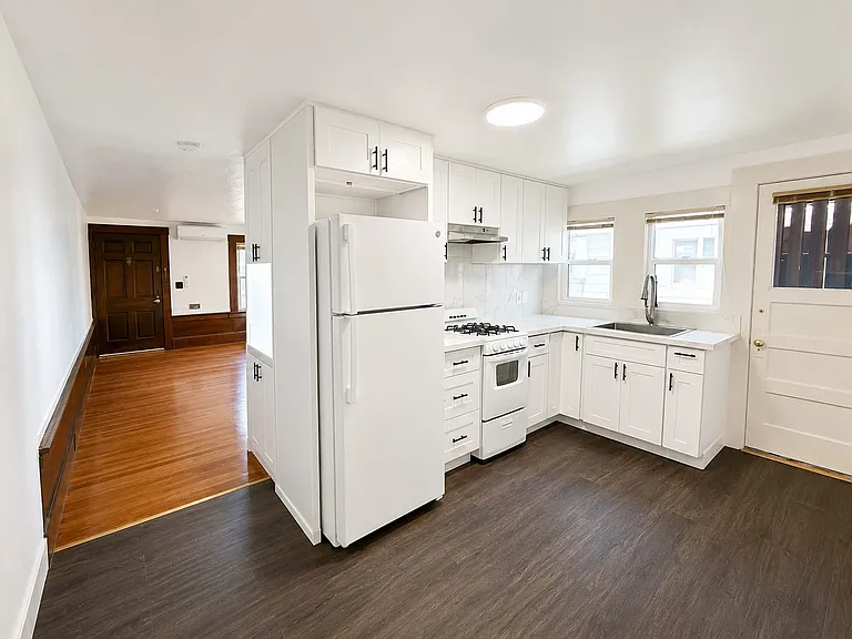 1012 Oak St #A — Photo 2