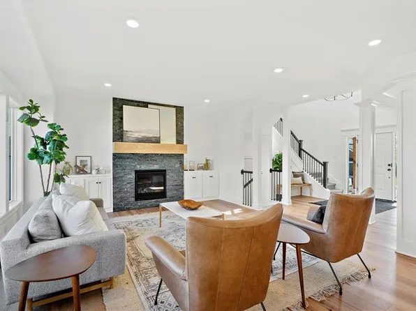 2130 NW Killarney Ln, Lees Summit, MO 64081