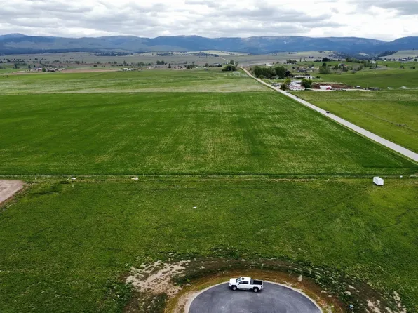 879 Chieftain Ct, Stevensville, MT 59870