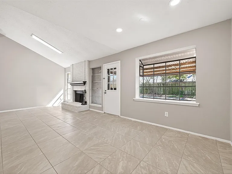 927 Comstock Springs Dr — Photo 25