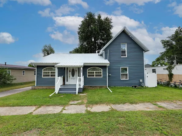 304 E Oak St, Angola, IN 46703