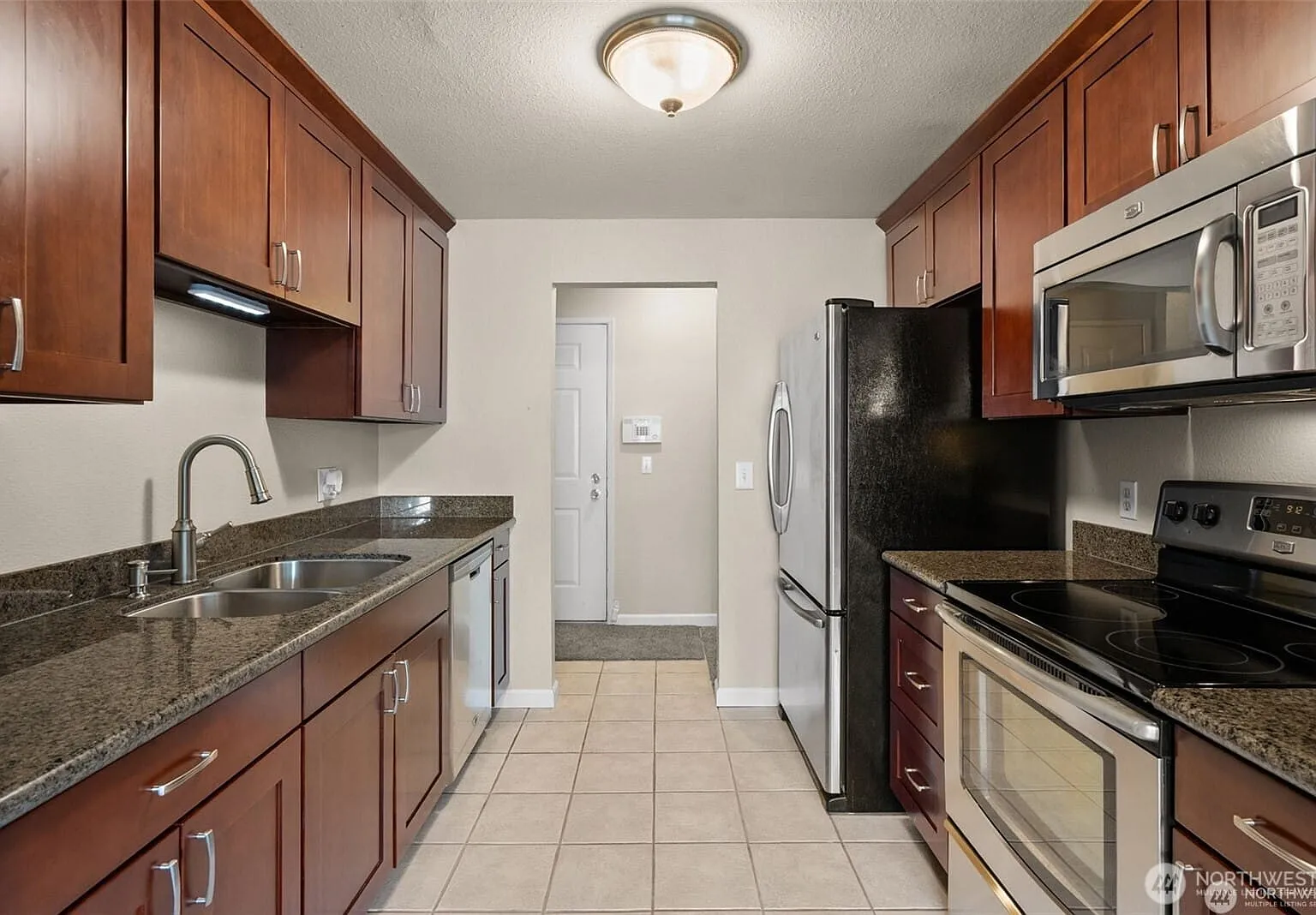 2 bed, 2.0 bath, 1207 sqft, $2,300 — Photo 4