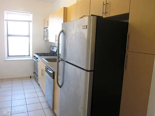 Rented by Kian Realty | media 2