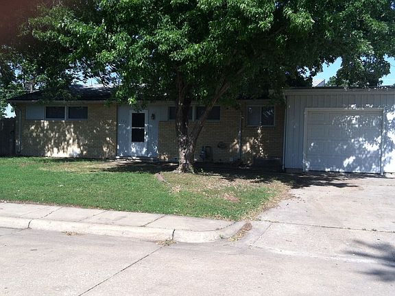 2nd image of 722 Greenbriar Cir