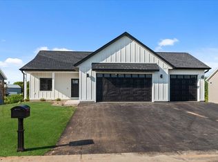 1614 Squirrel Way, New Richmond, WI 54017