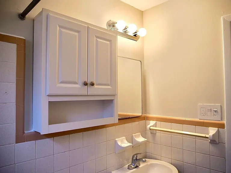 145 Hale St NE #1 — Photo 14