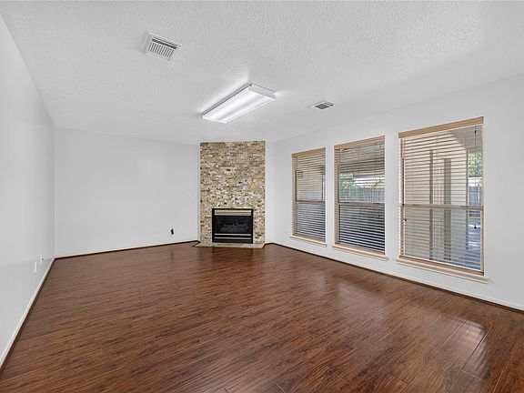 4th image of 102 Lissa Ln