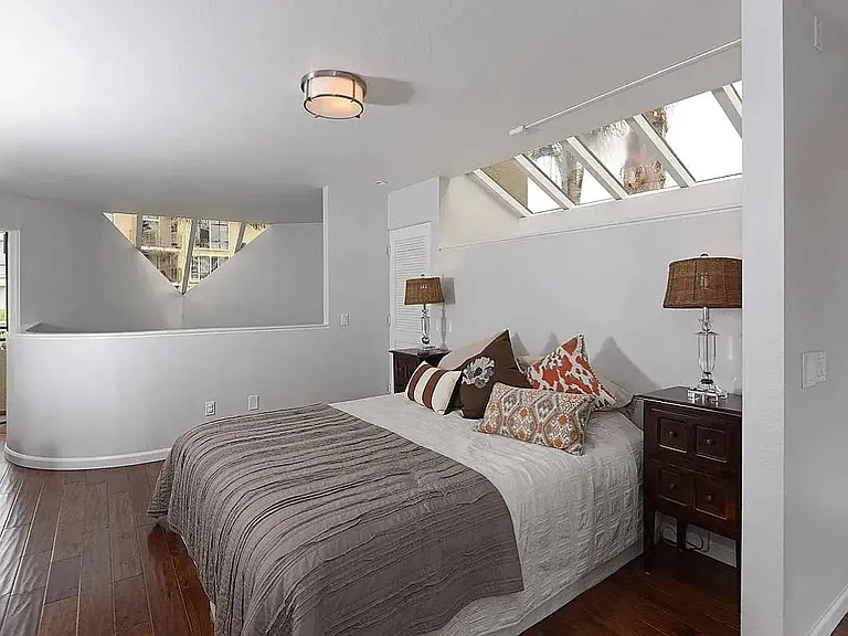 8132 Camino Del Sol #F — Photo 18