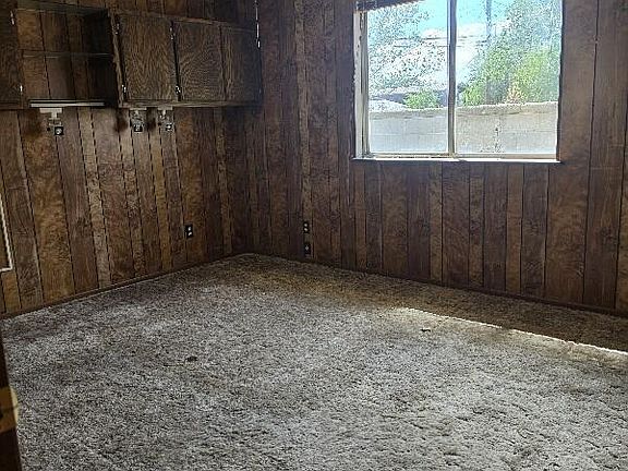 4th image of 2116 N Municipal Dr