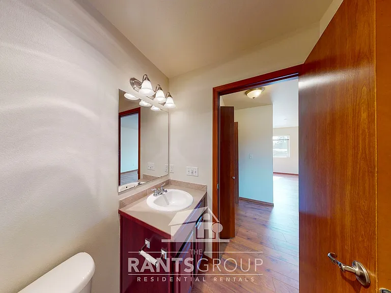 Crystal Springs Apartments — Photo 13