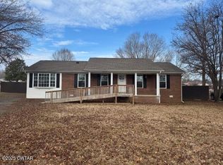 63 Greenbriar Ave, Lexington, TN 38351
