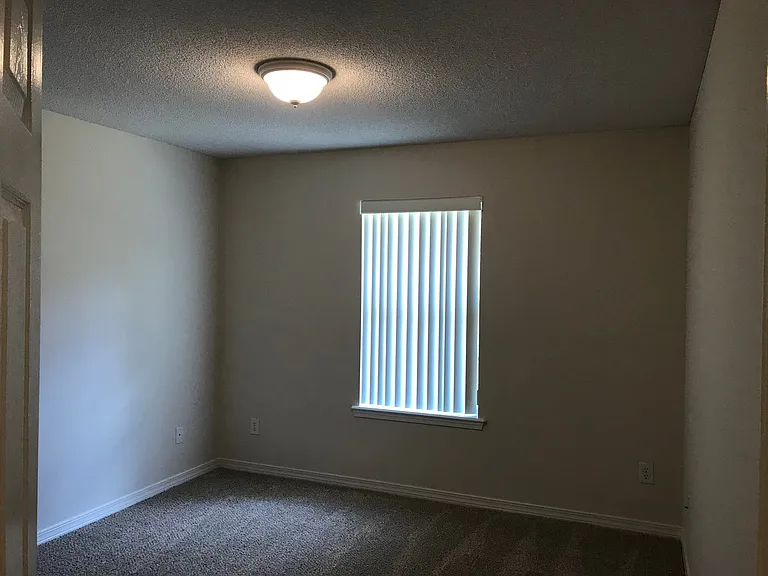 2642 Hidden Creek Dr — Photo 23