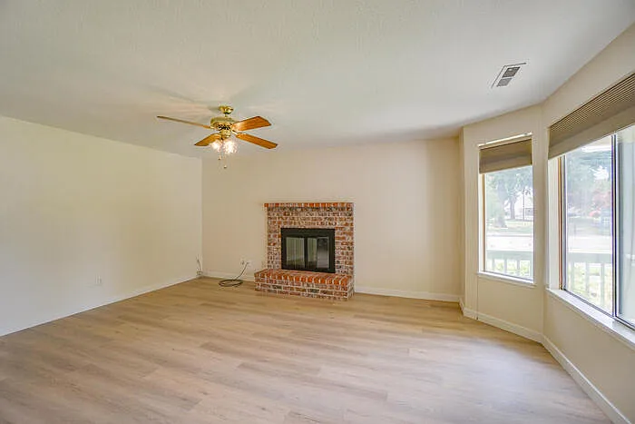 17205 NE 5th St — Photo 8