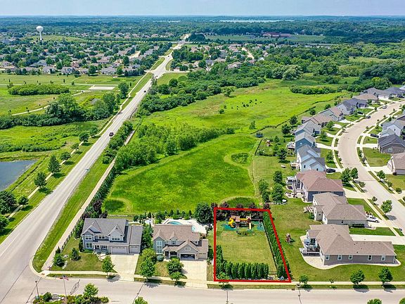 3rd image of 1330 PRAIRIE CREEK BOULEVARD