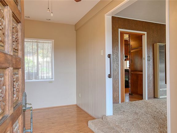 3rd image of 910 N 12th St