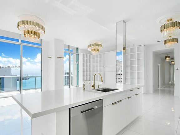 3rd image of 300 Biscayne Blvd Penthouse 4006