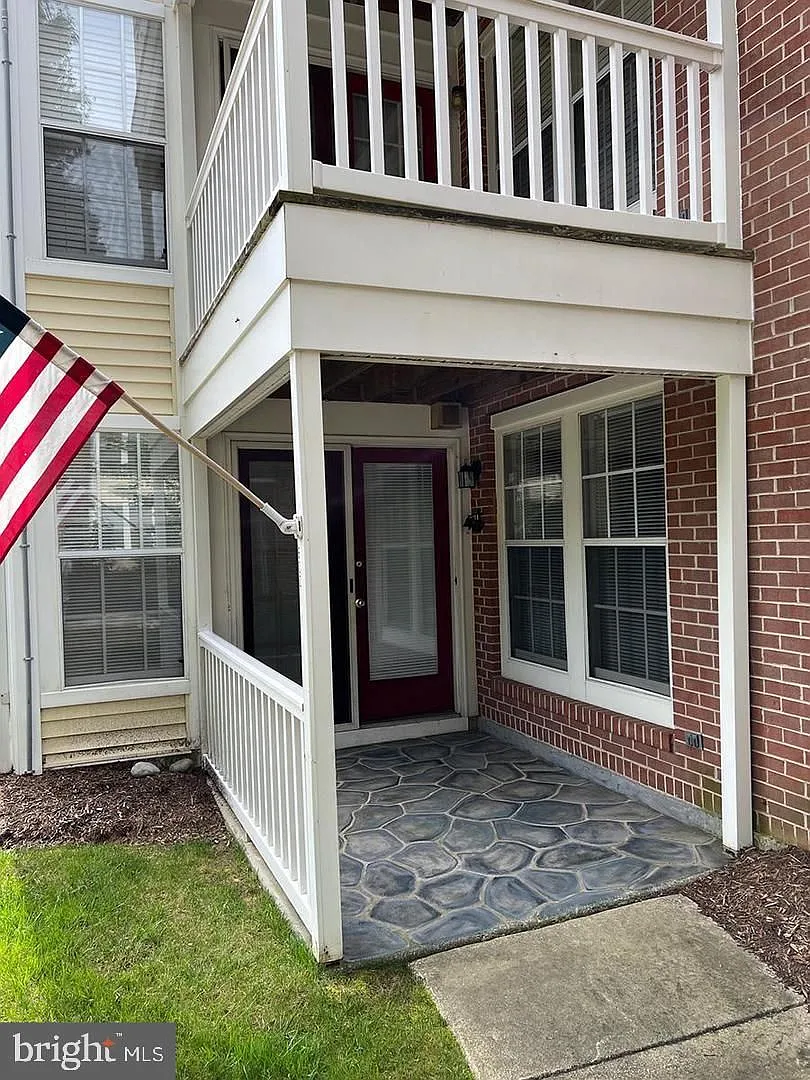 2 bed, 1.0 bath, 947 sqft, $2,050 — Photo 3