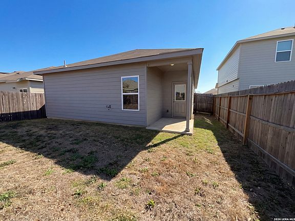 5th image of 431 Pleasanton Way