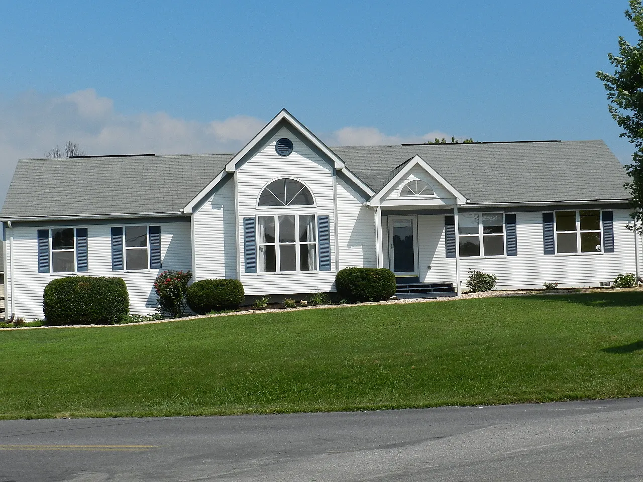 2155 Hoffman Rd photo 1