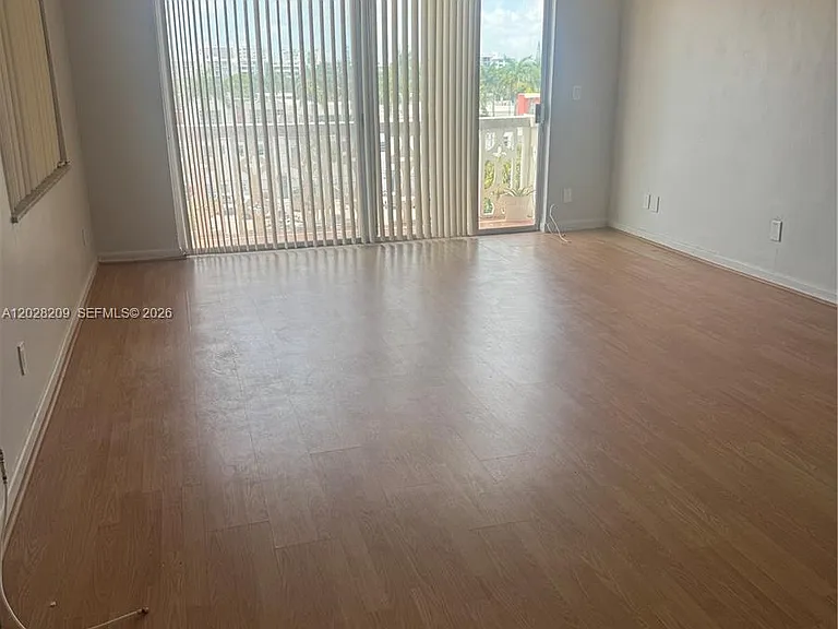 9700 E Bay Harbor Dr #512 — Photo 2