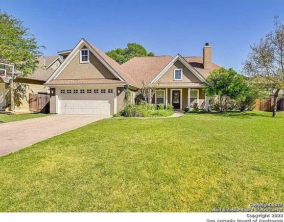 110 Surrey Dr — Photo 1
