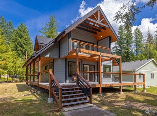 8535 Bluebell Ct, Maple Falls, WA 98266