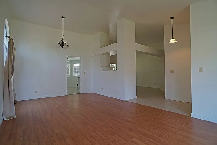 3 bed, 2.0 bath, 1577 sqft, $2,595 — Photo 4