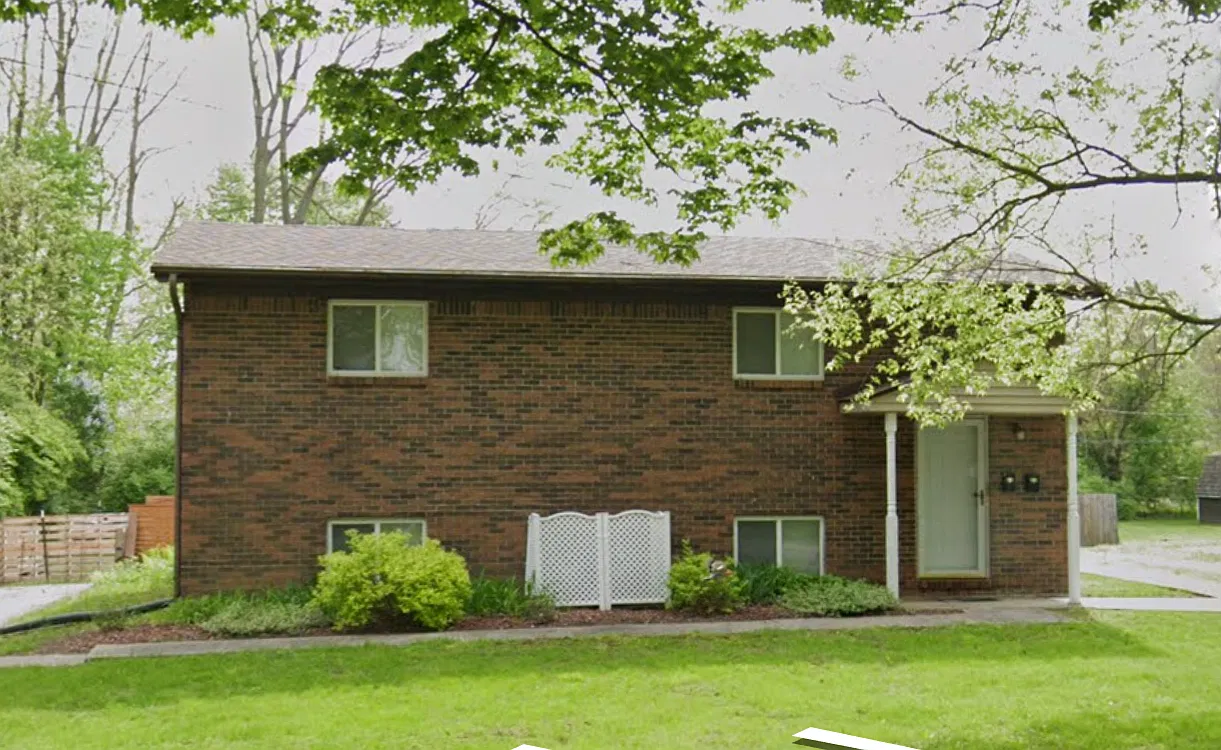 2 bed, 865 sqft, $1,350 — Photo 2