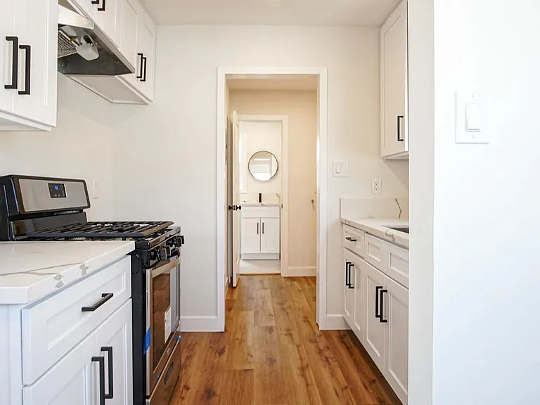 4525 W Broadway — Photo 4
