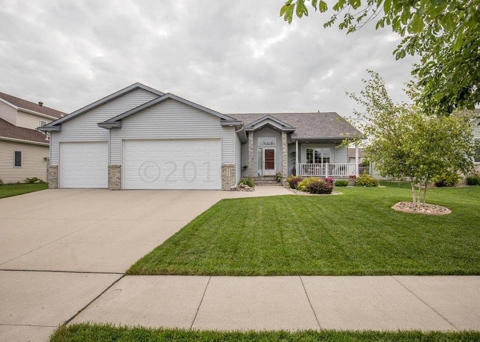 1st image of 1533 Cambridge Dr