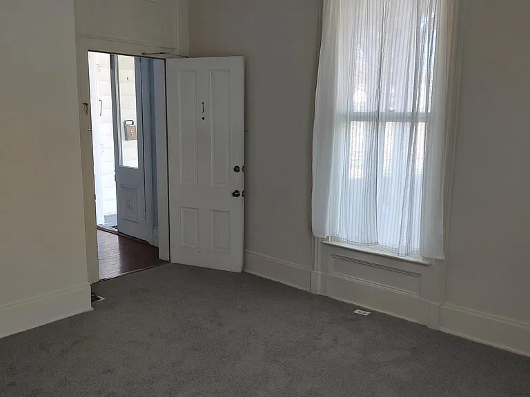 204 Lexington St #1 — Photo 7