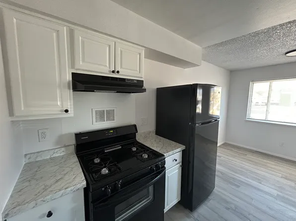 Completely Renovated 2 Bedroom in the NE Heights, 2801 Muriel St NE APT D, Albuquerque, NM 87112