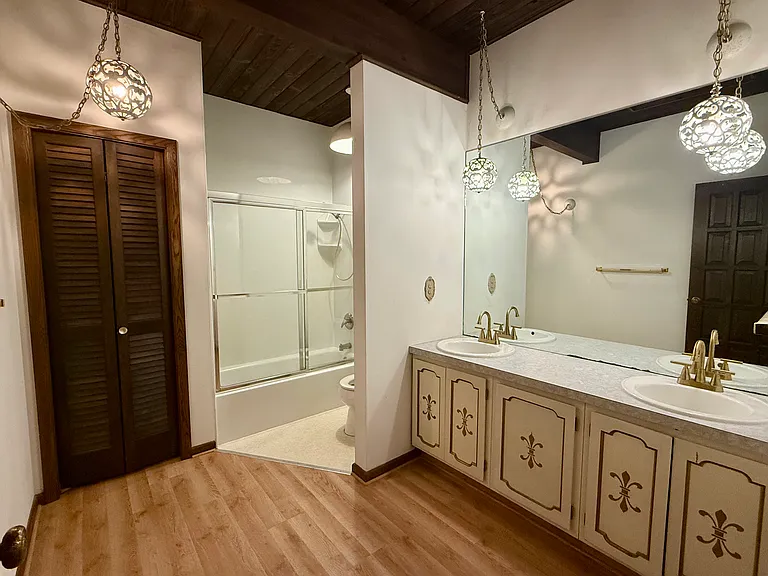 2950 Forestview Cir — Photo 14